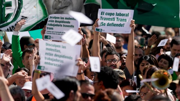 Fallo a favor de los trabajadores: reincorporan a un trabajador trans despedido en el Estado